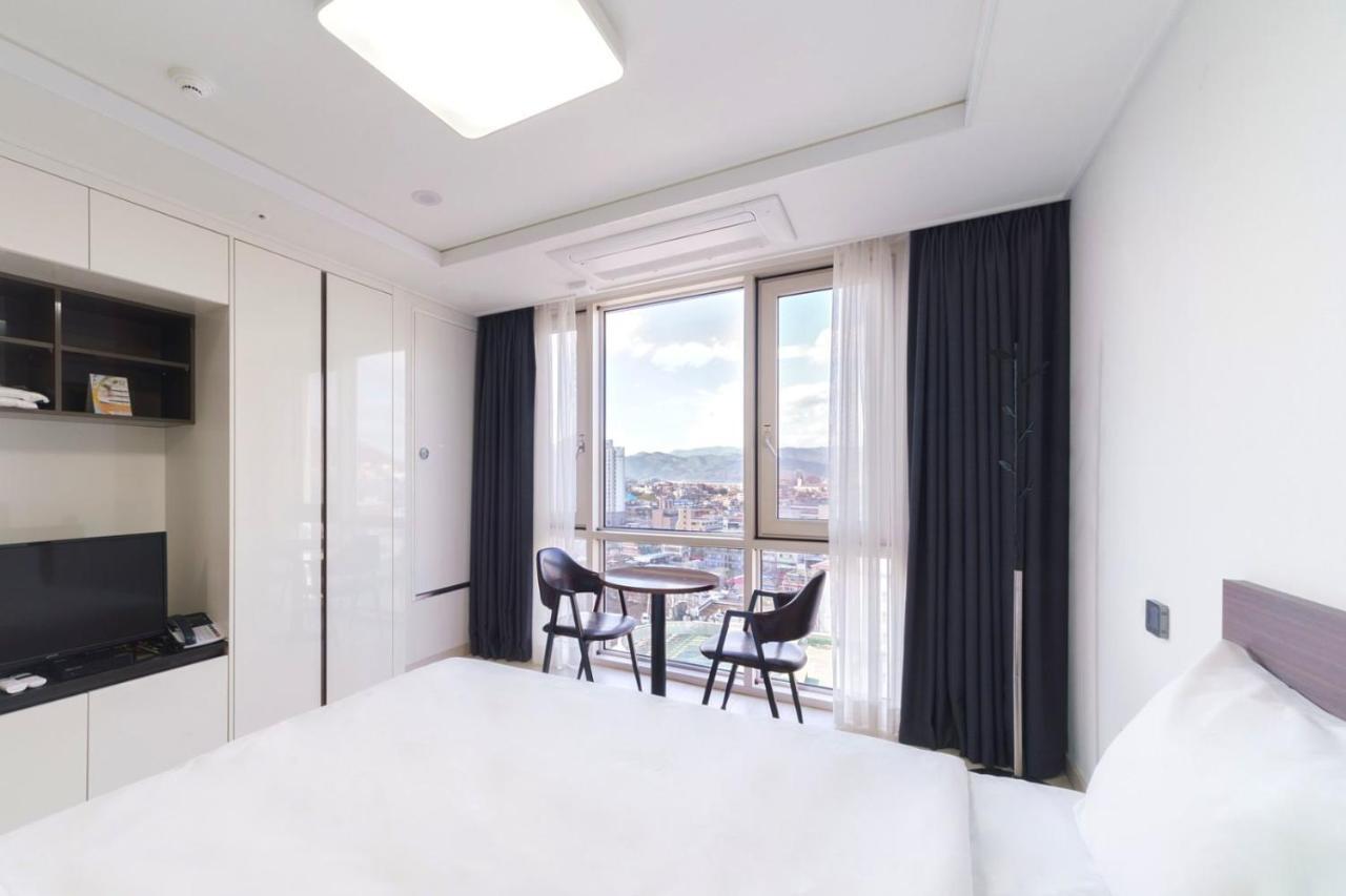 The Venezia Suite Hotel Čchunčchon Exteriér fotografie